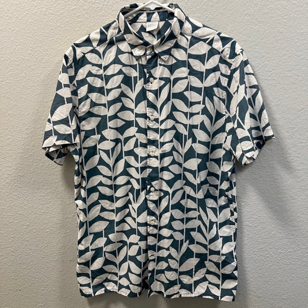 Scion Short Sleeve Collared Button Up white leaves Print Men’s Shirt Large